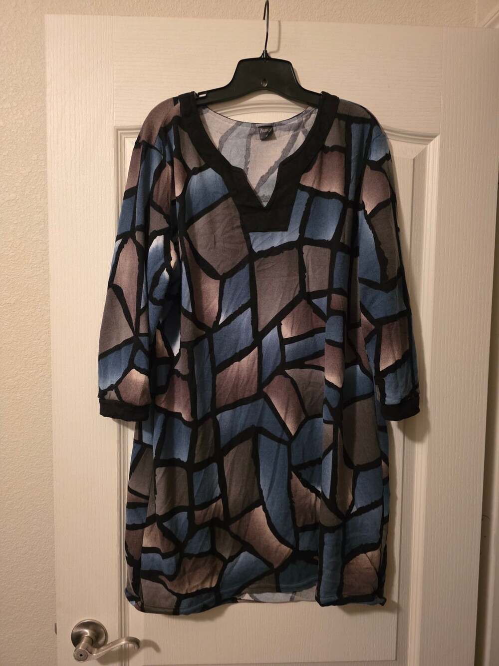 Highness Knit Tunic Top Size 2X Blue Geometric Stained Glass Print